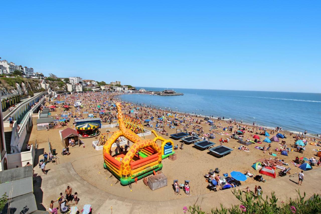 Ocean Outlook - Broadstairs Best! ภายนอก รูปภาพ
